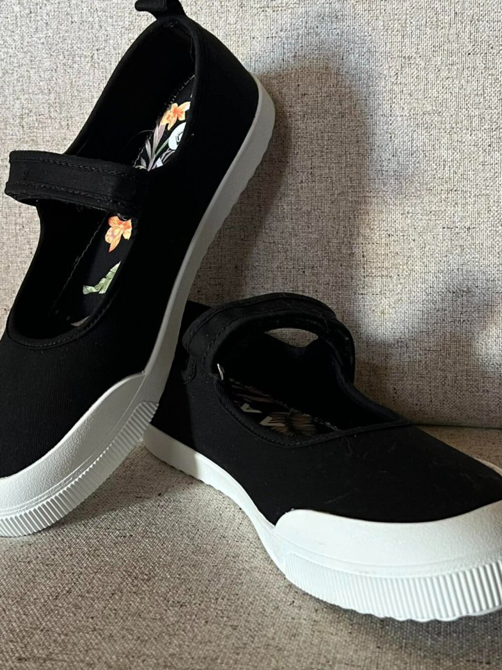 Roxy Sunfari Mary Janes Ballerina Flats Black/Floral Size 9.5 - Picture 3 of 10